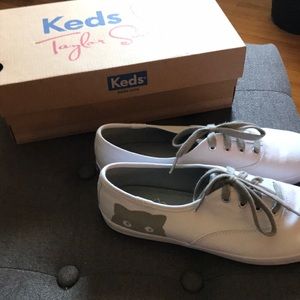 NWT Taylor Swift for Keds cat sneakers